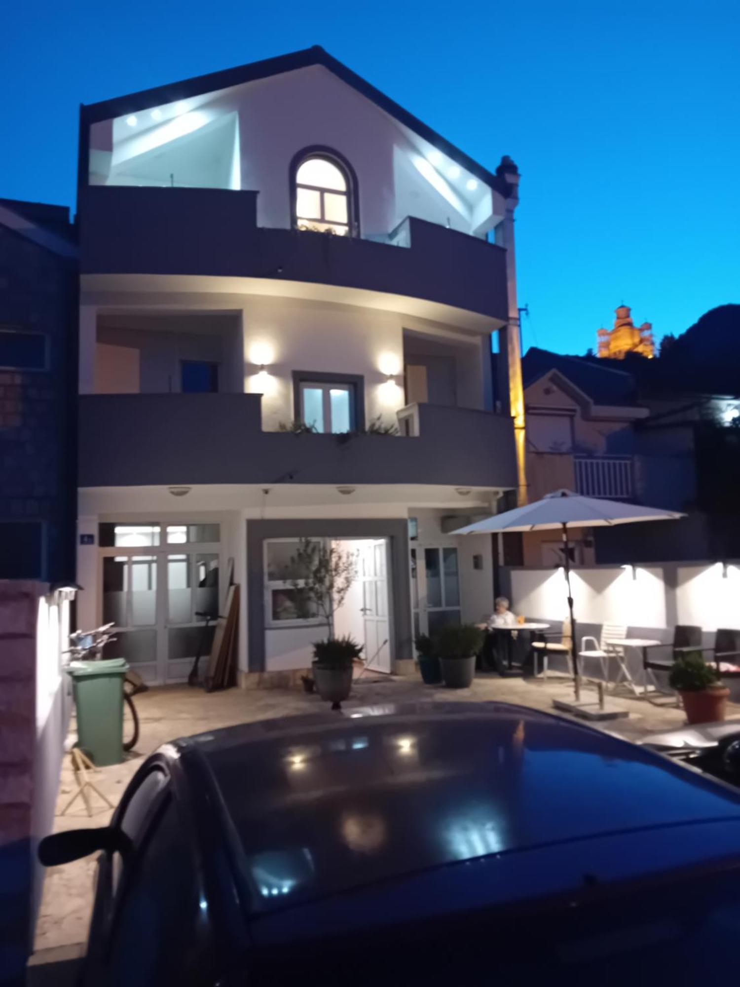 Vila Centar トレビニエ エクステリア 写真